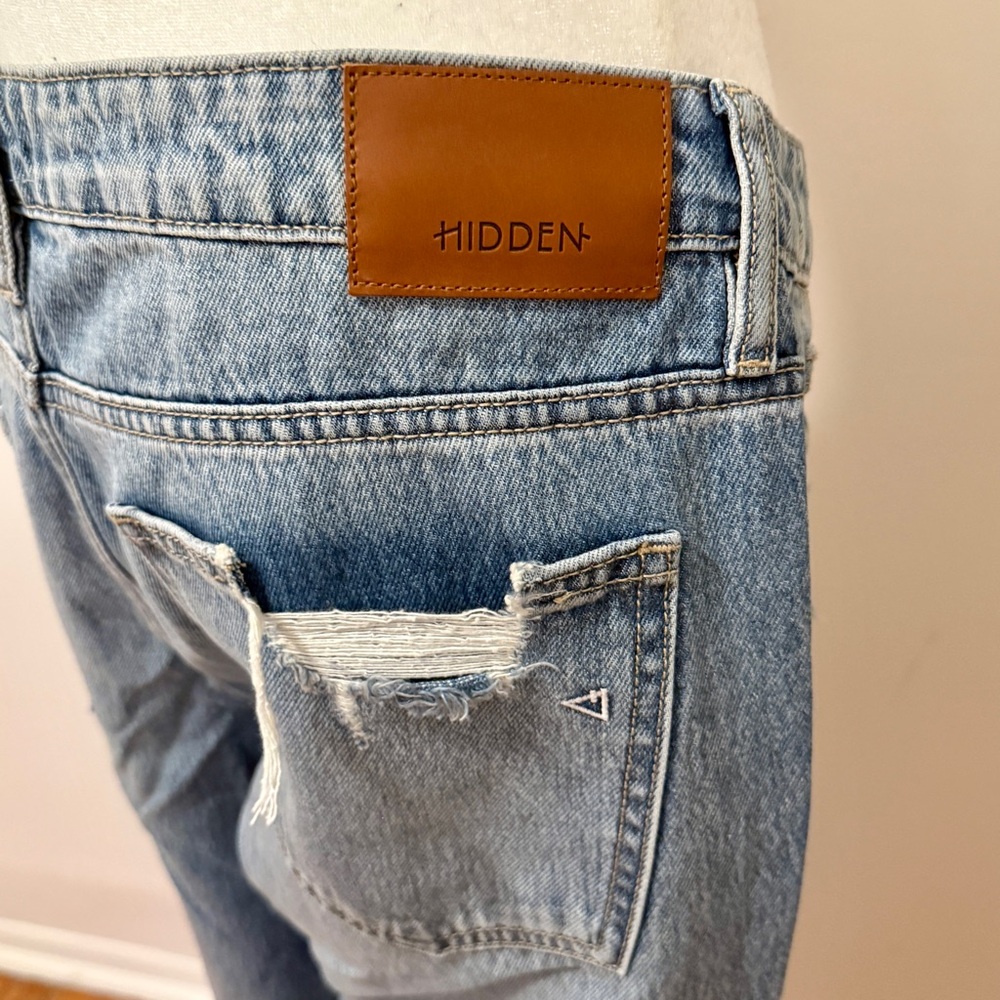 Hidden | Distressed Boyfriend Jeans - Picture 4 of 10